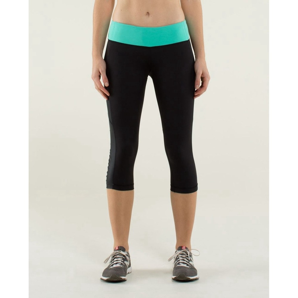Lululemon Lululemon Cut The Crop Black Bali Breeze Size 6